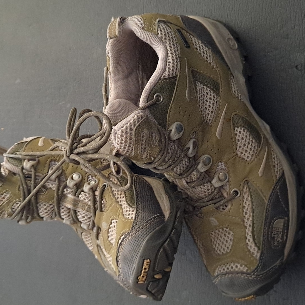 North Face women's hikers size 6